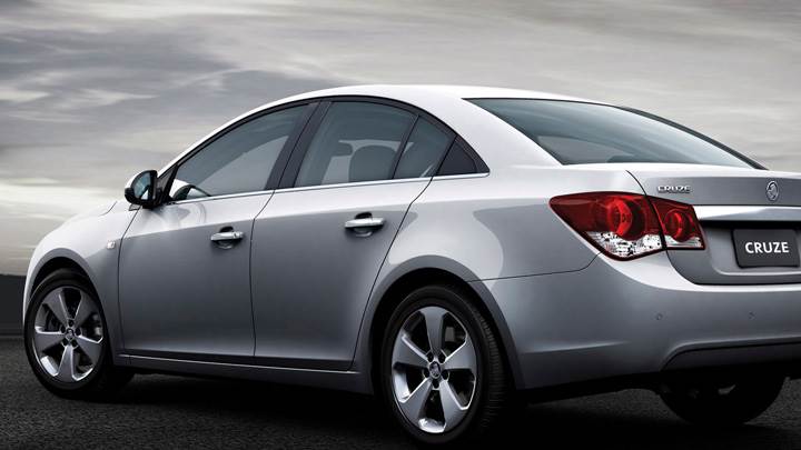 Side Pose Of 2009 Holden Cruze CDX In Grey